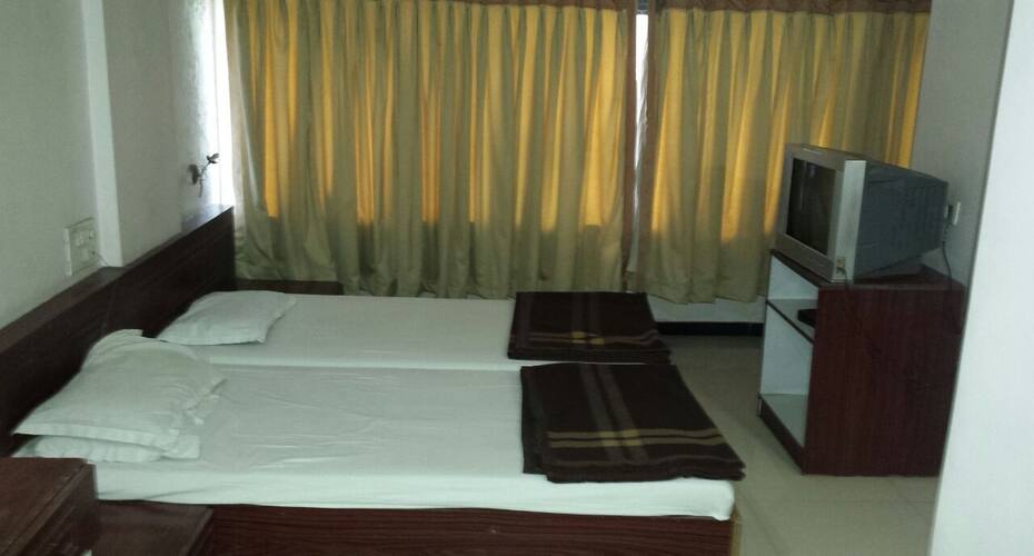 Hotel Galaxy, Jalgaon 5